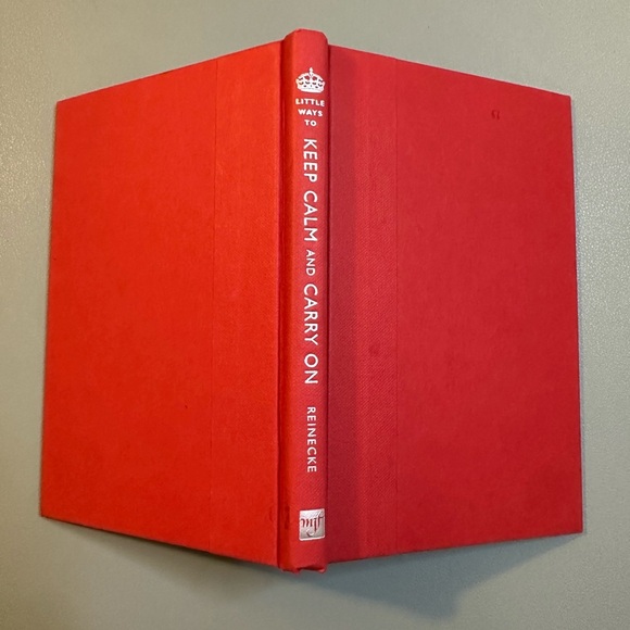 Keep Calm and Carry On self-help book - Picture 1 of 3